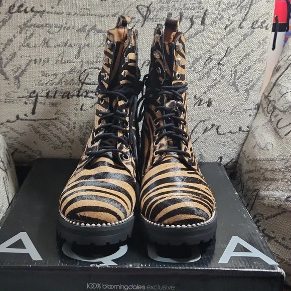 Aqua Women’s Tiger Print Jax Studded Hiker Combat Boots Lace Up Round Toe - Picture 3 of 5